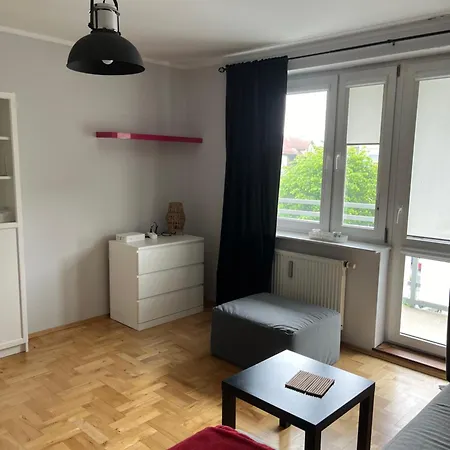 Apartament W Spokojnej Okolicy アパート グディニャ